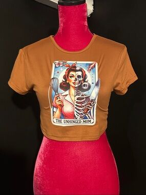 Graphic Crop Tee - Brown "The Unhinged Mom"